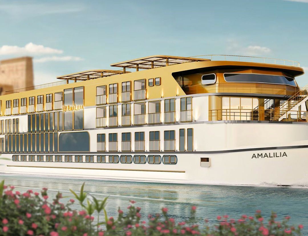 AmaLilia sailing through the caribbean