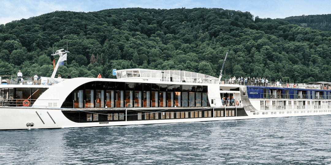 AmaLucia sailing through the caribbean