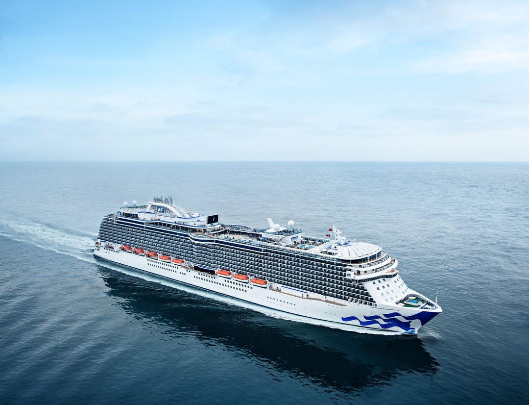 Regal Princess sailing through the caribbean