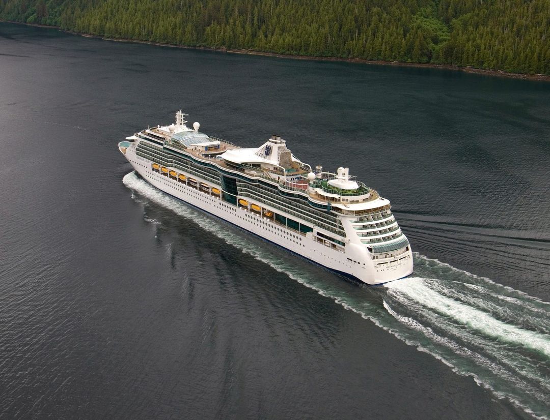 Serenade of the Seas sailing through the caribbean