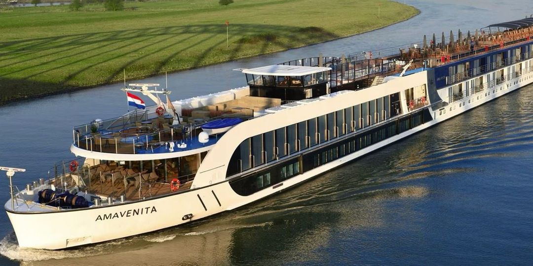 AmaVenita sailing through the caribbean