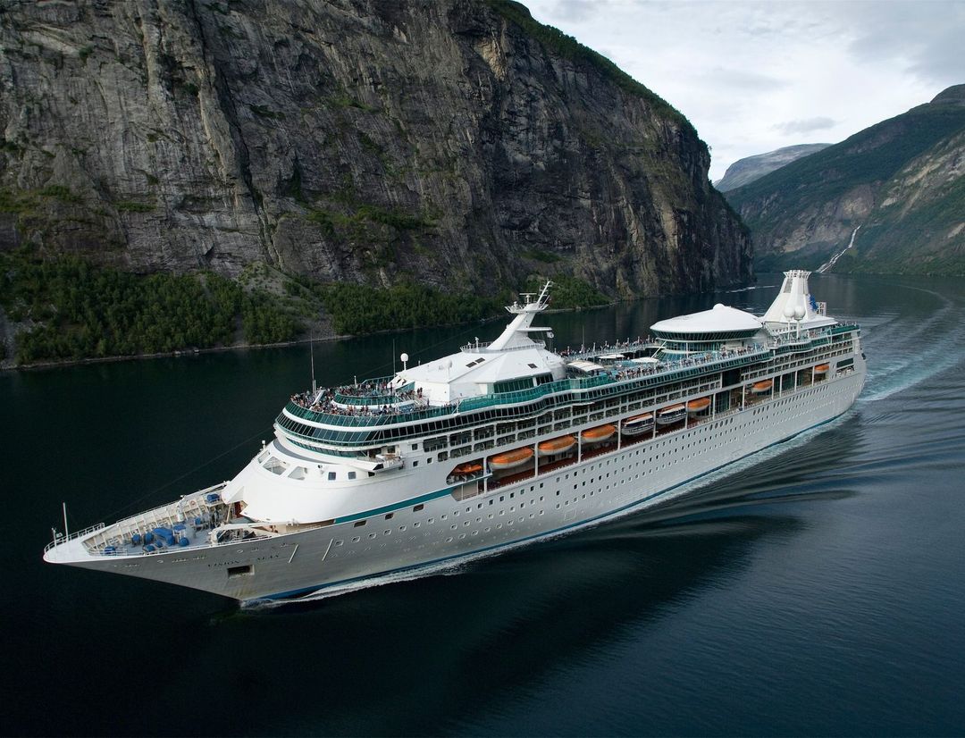 Vision of the Seas sailing through the caribbean