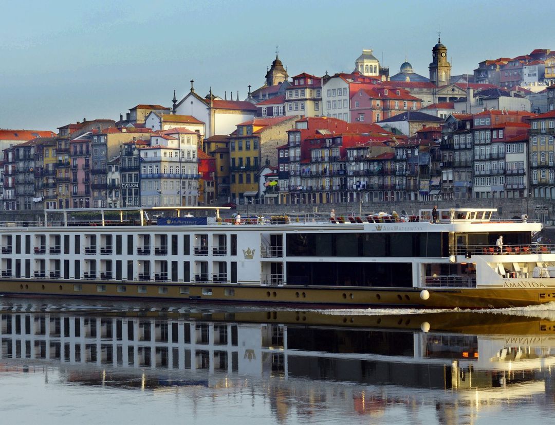 AmaVida sailing through the caribbean