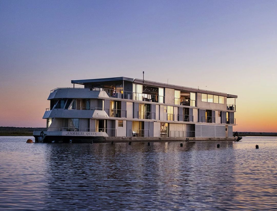 Zambezi Queen sailing through the caribbean