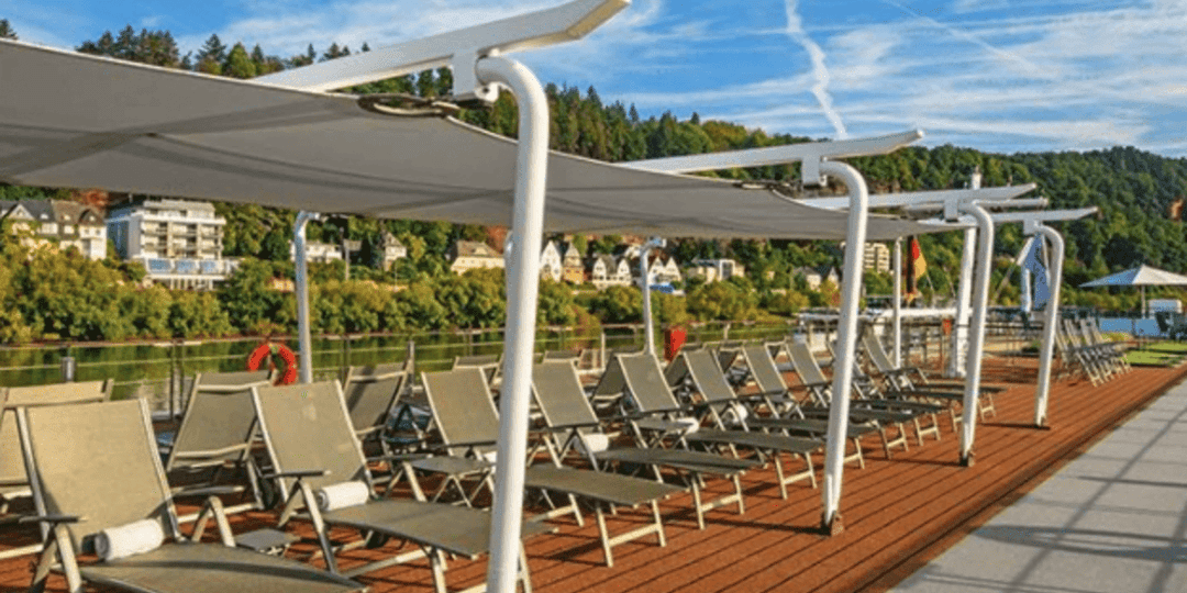 Viking Eistla sailing through the caribbean