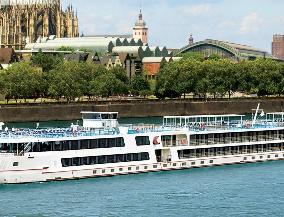 Viking Prestige sailing through the caribbean