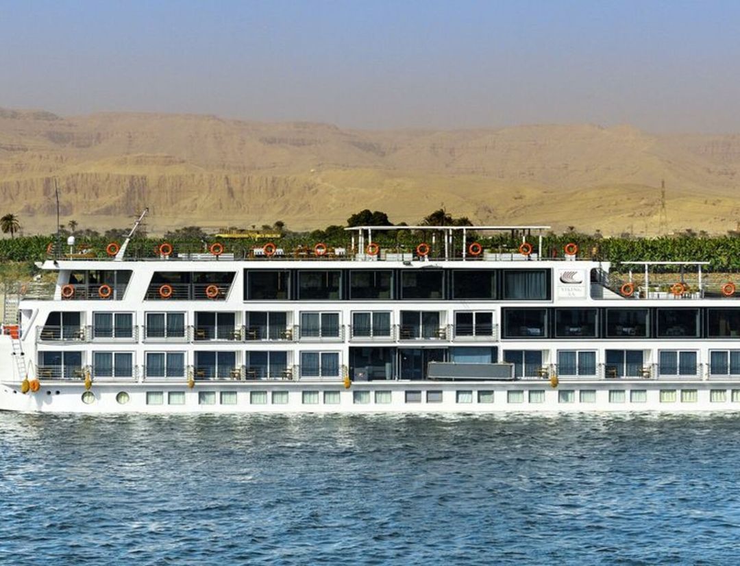 Viking Ra sailing through the caribbean