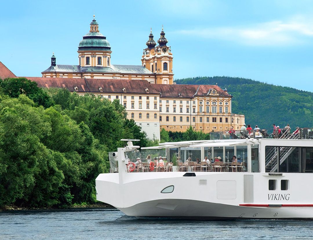Viking Sigrun sailing through the caribbean