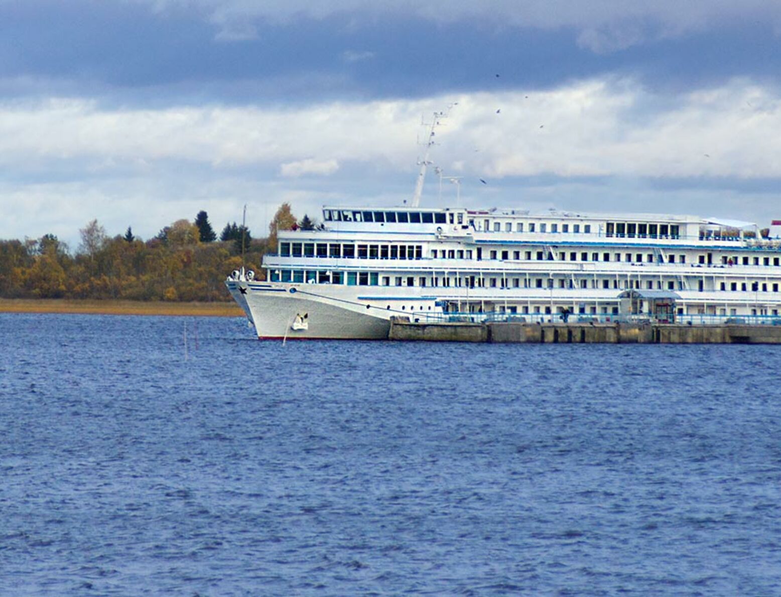 Viking Sineus sailing through the caribbean