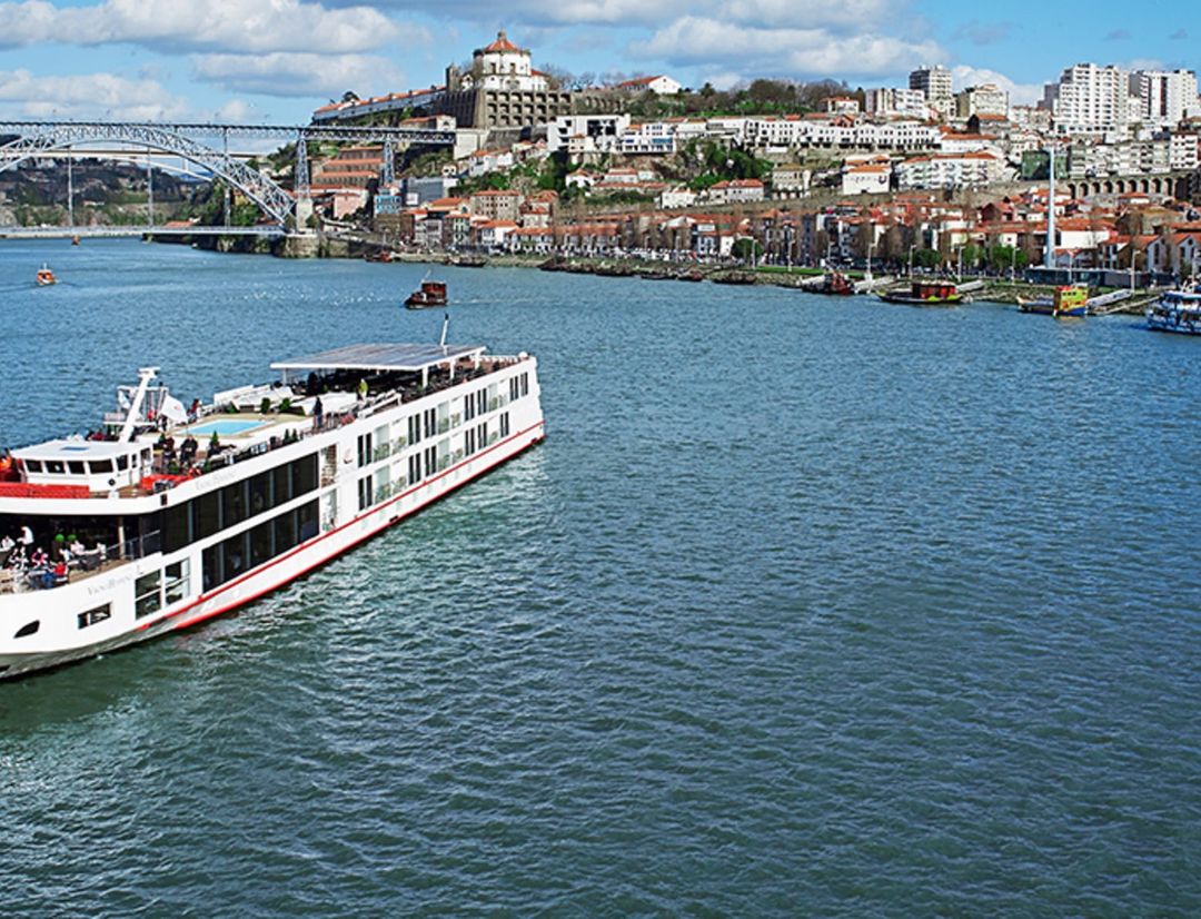 Viking Torgil sailing through the caribbean