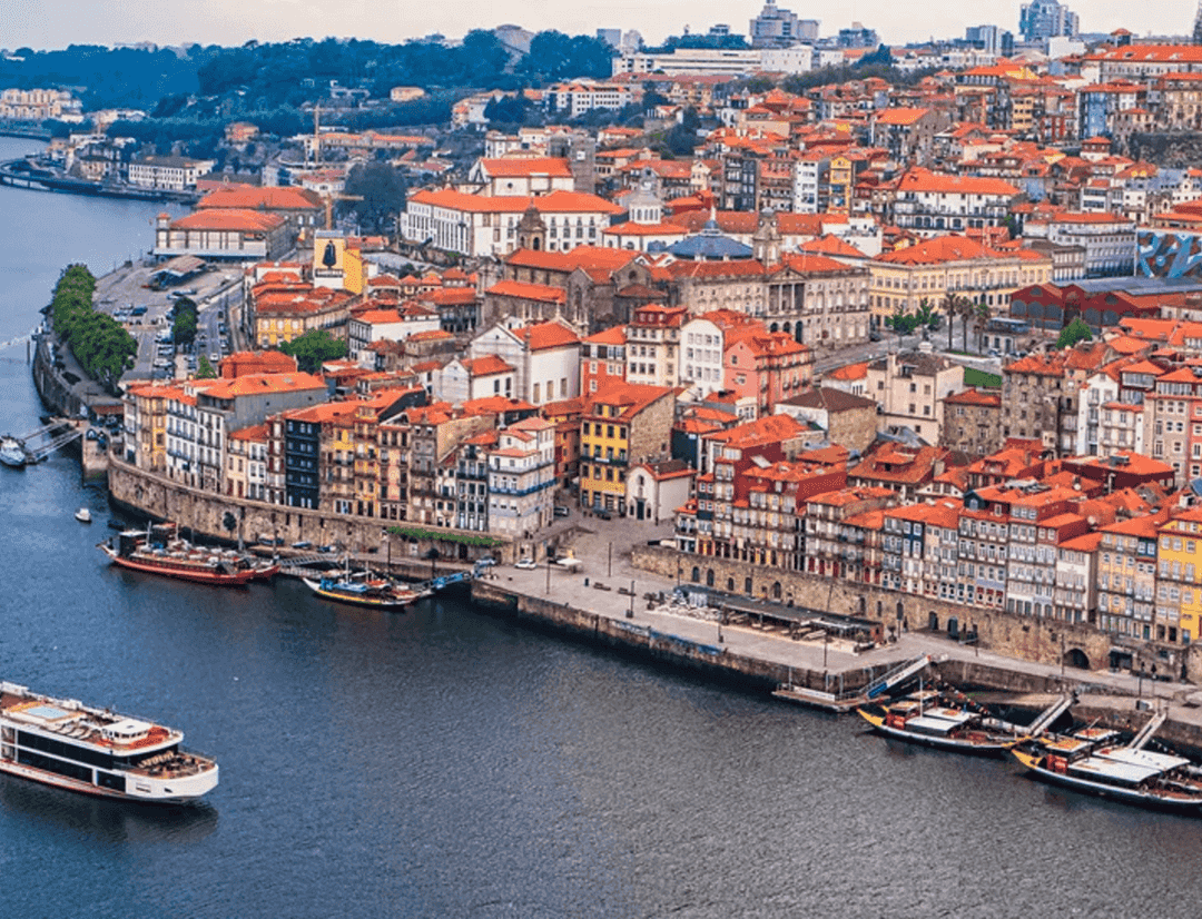 Viking Gyda sailing through the caribbean