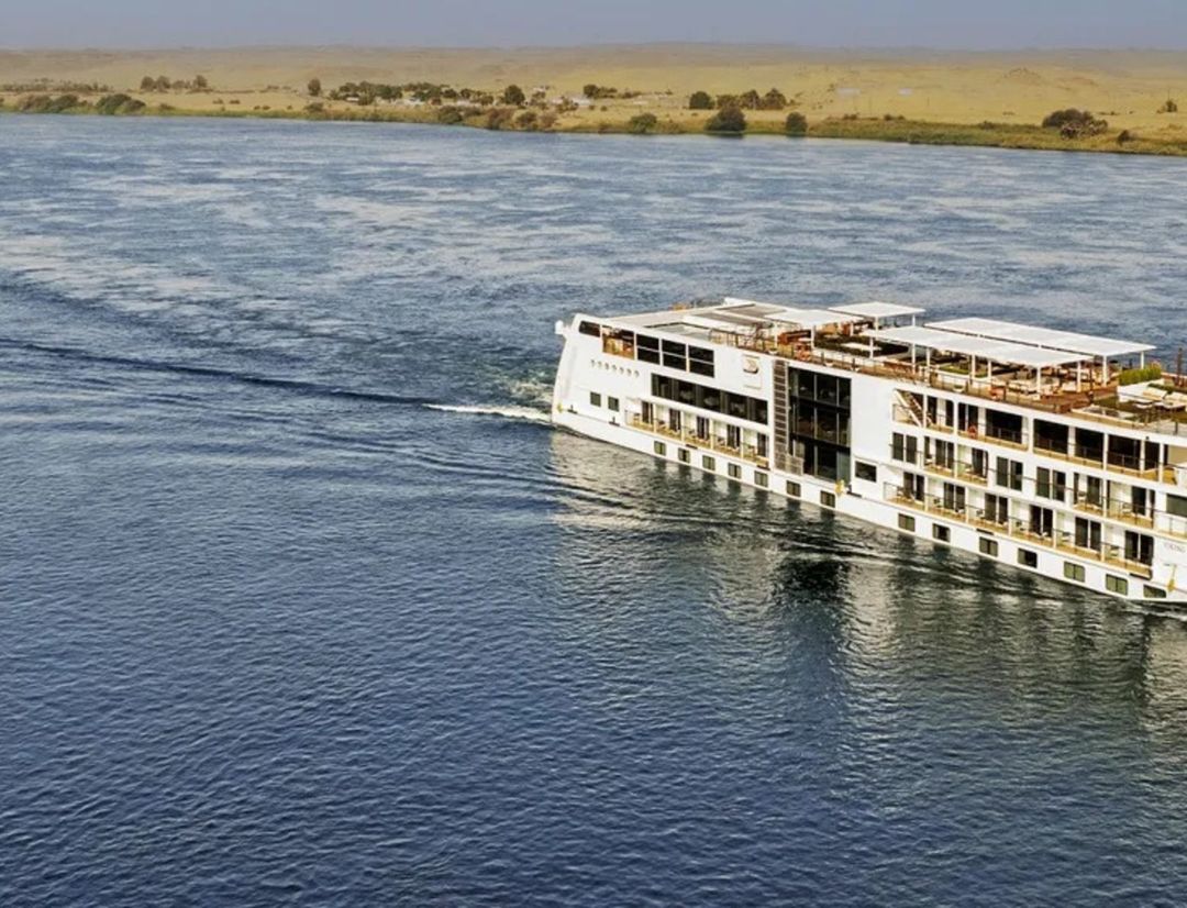 Viking Sekhmet sailing through the caribbean