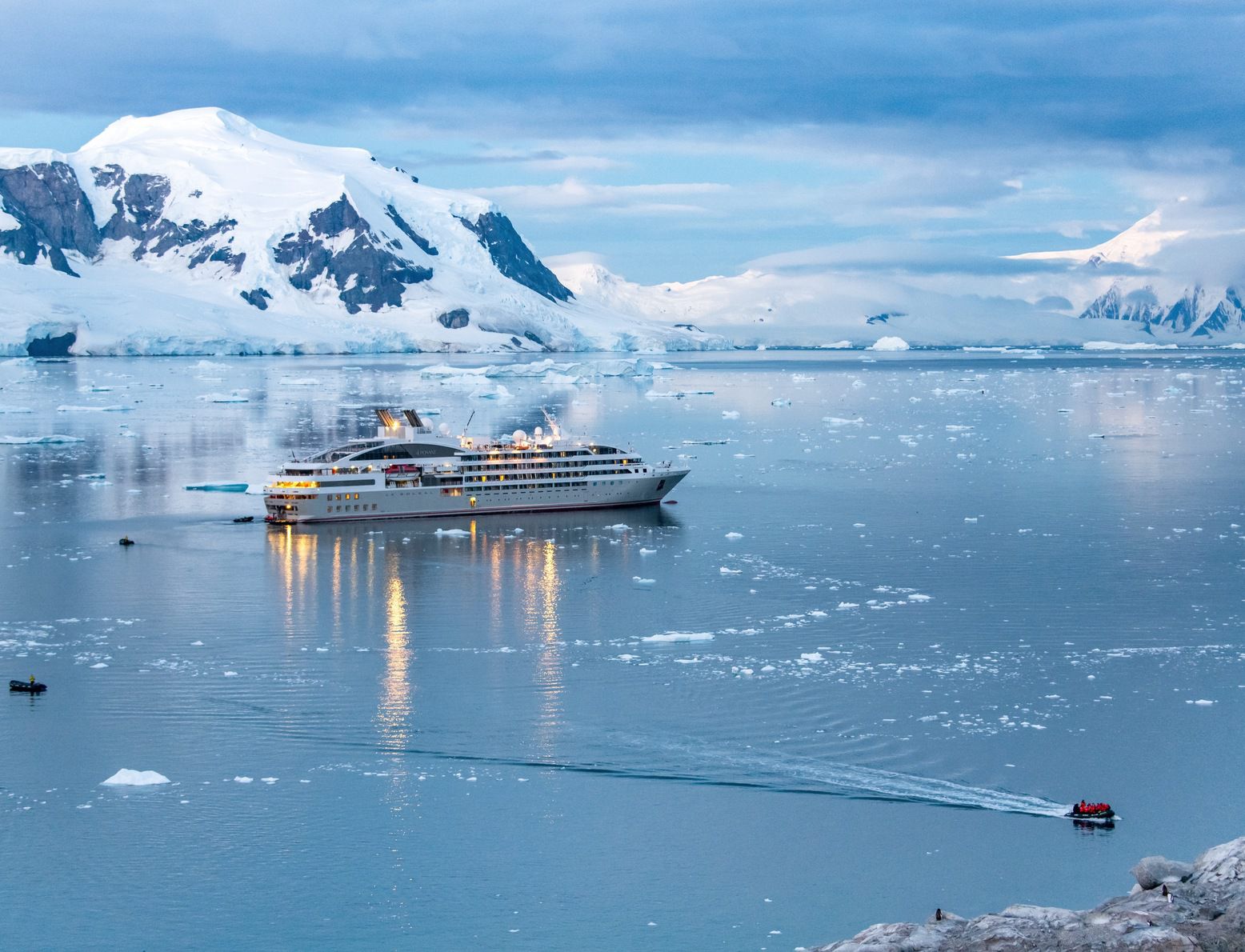 Le Soléal sailing through the caribbean